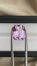 Load and play video in Gallery viewer, Kunzite -13.04Cts/ Octagon