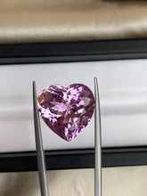 Load image into Gallery viewer, Kunzite - 21.82Cts/ Heart